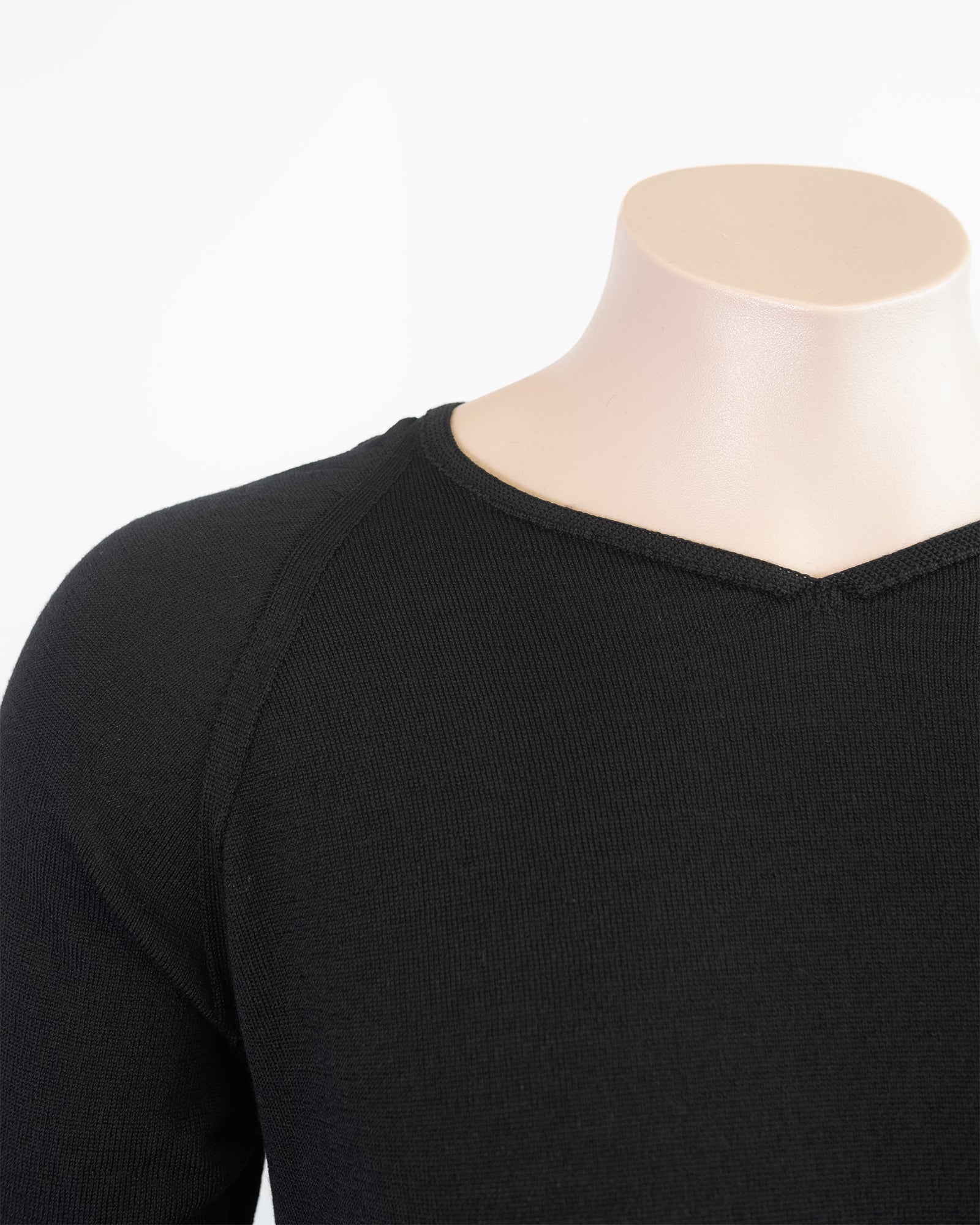 SUPERFINE MERINO LONG SLEEVE VEE MENS