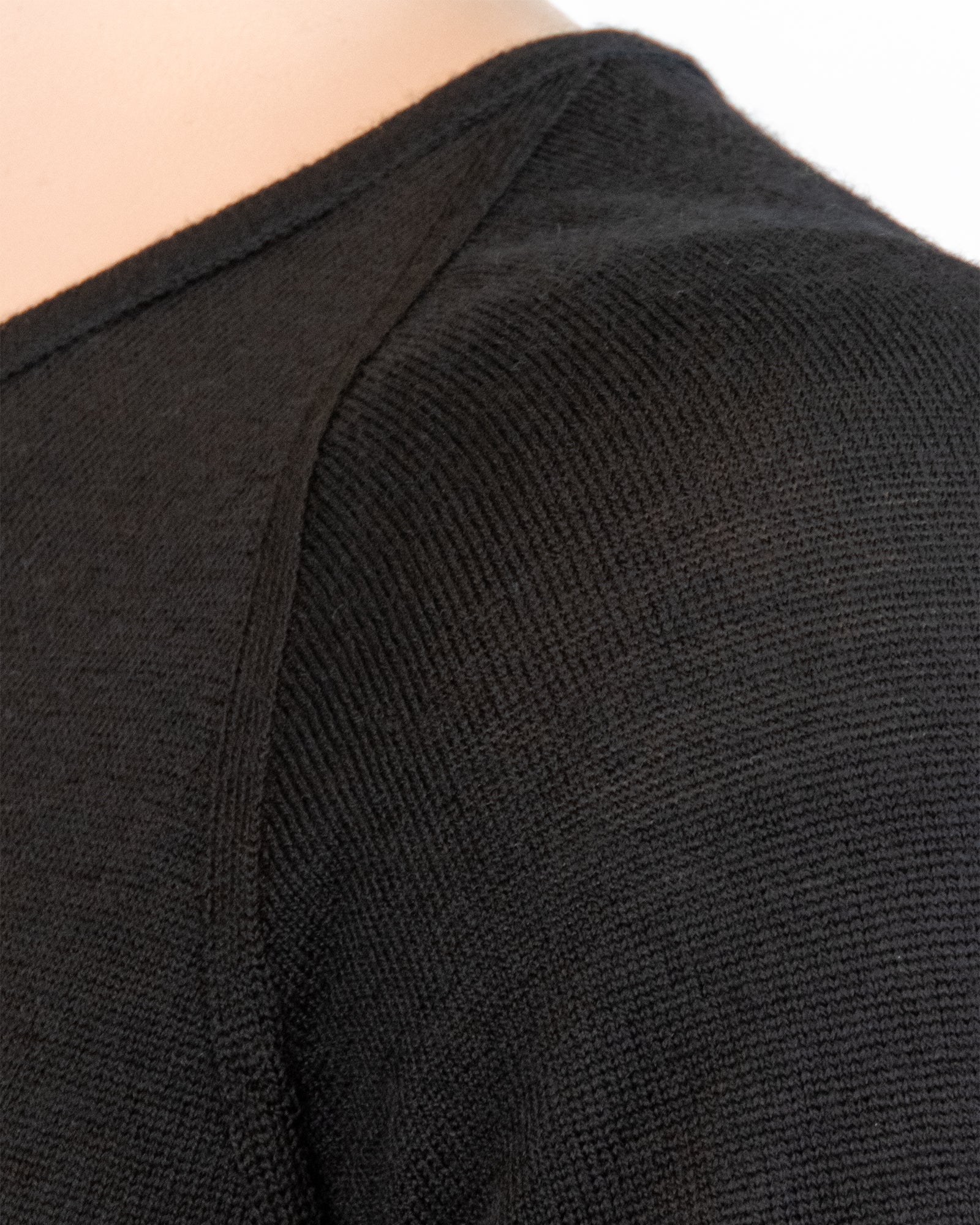 SUPERFINE MERINO LONG SLEEVE VEE WOMENS