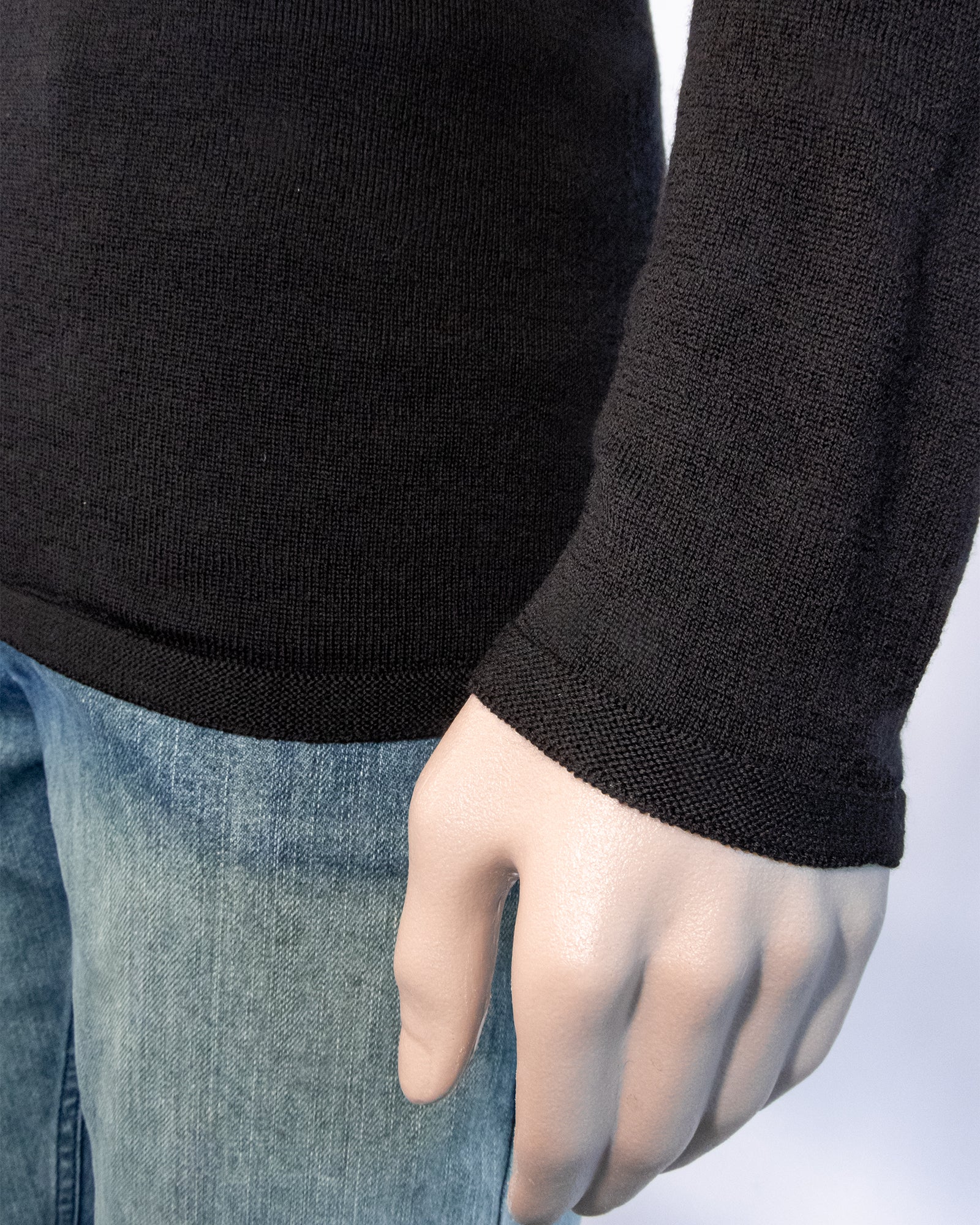 SUPERFINE MERINO LONG SLEEVE VEE MENS