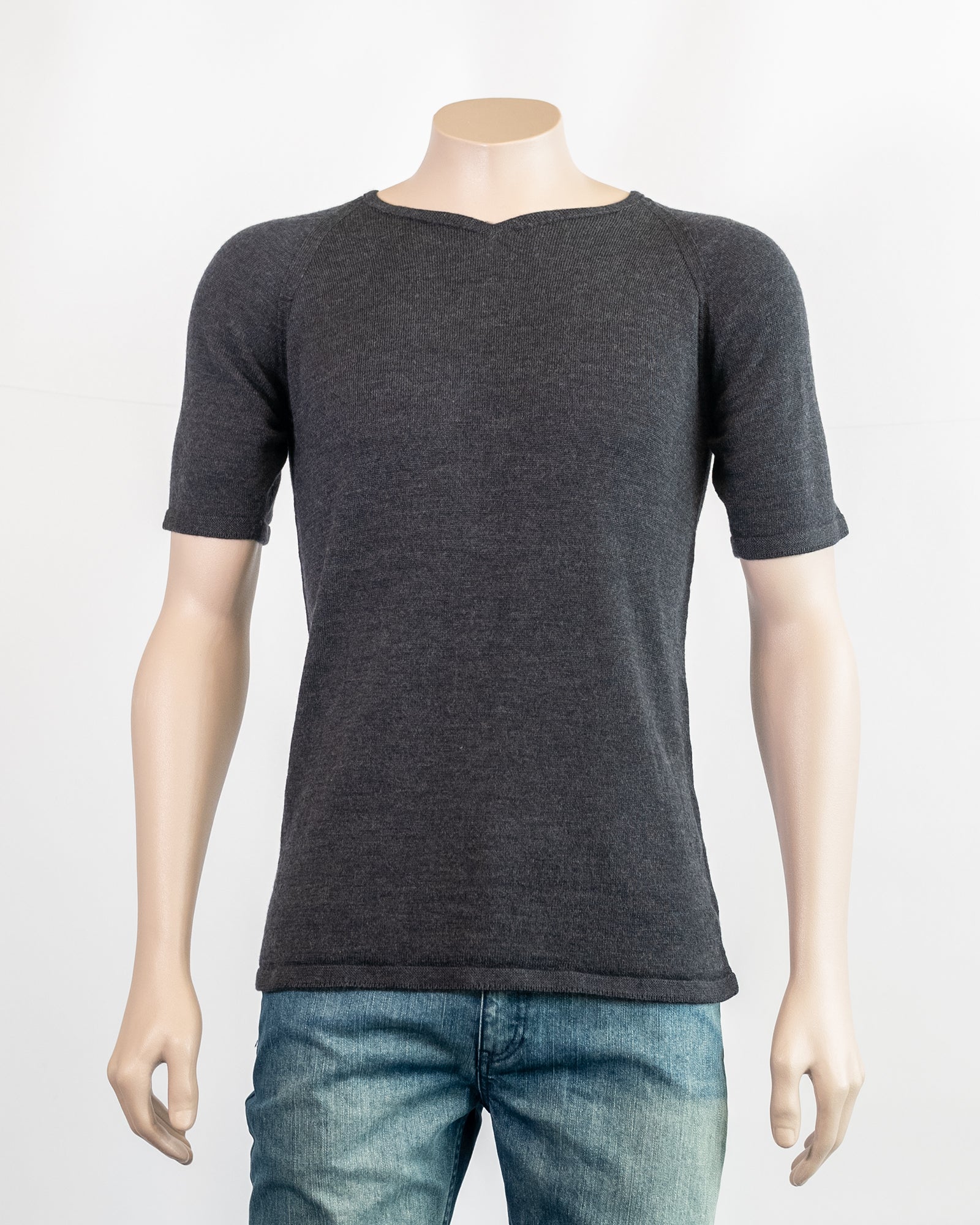 SUPERFINE MERINO SHORT SLEEVE VEE MENS