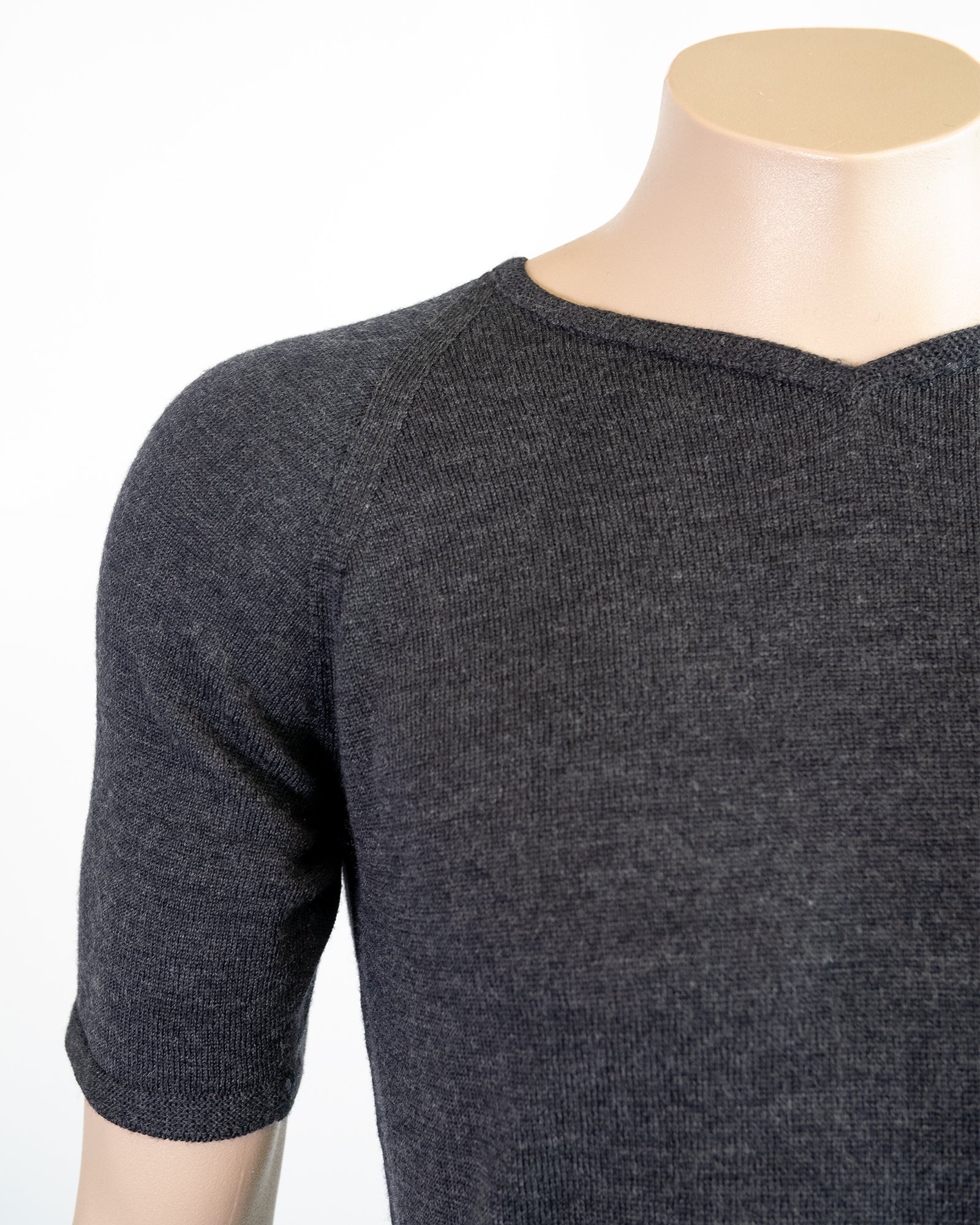 SUPERFINE MERINO SHORT SLEEVE VEE WOMENS