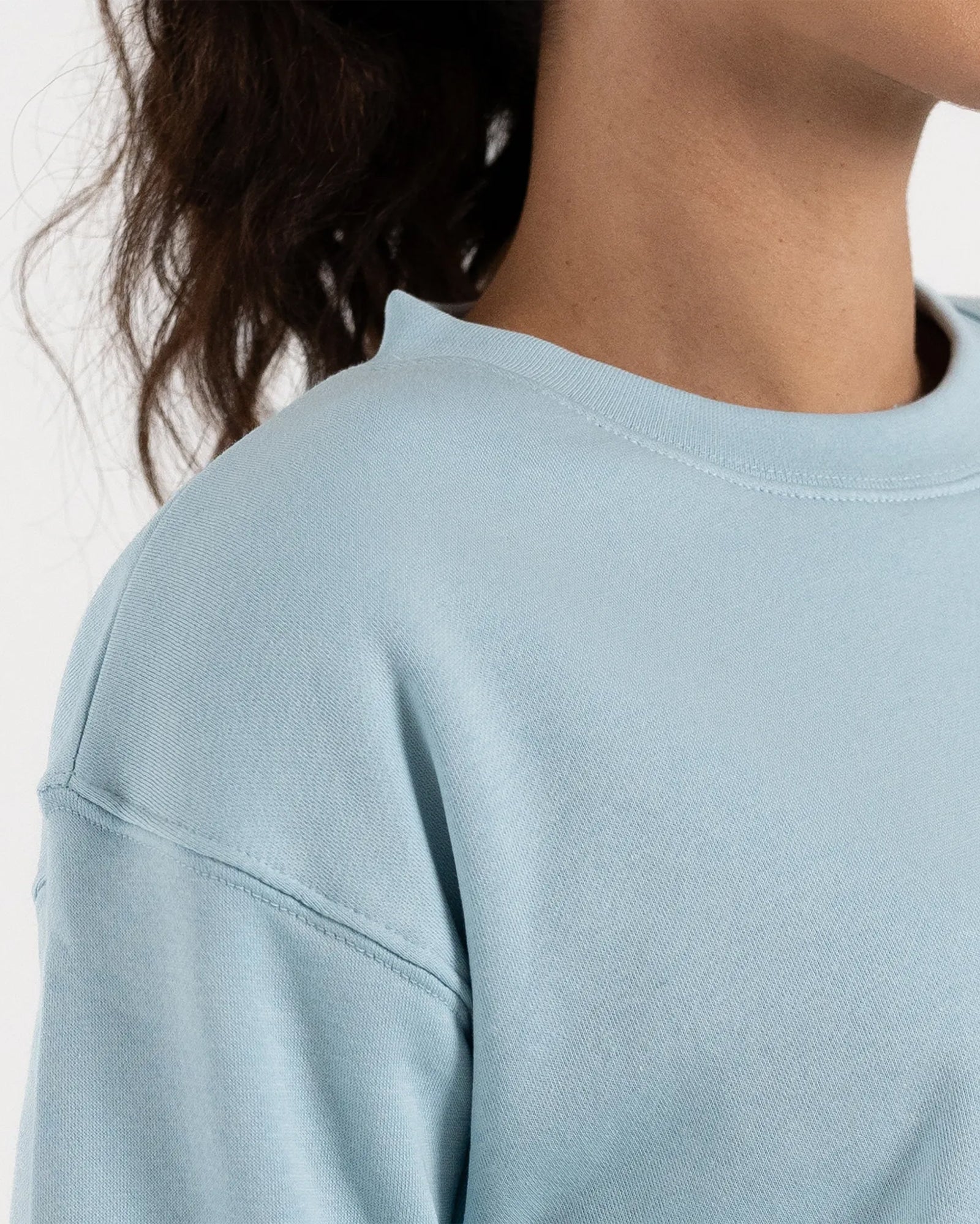 CREW NECK SWEATER