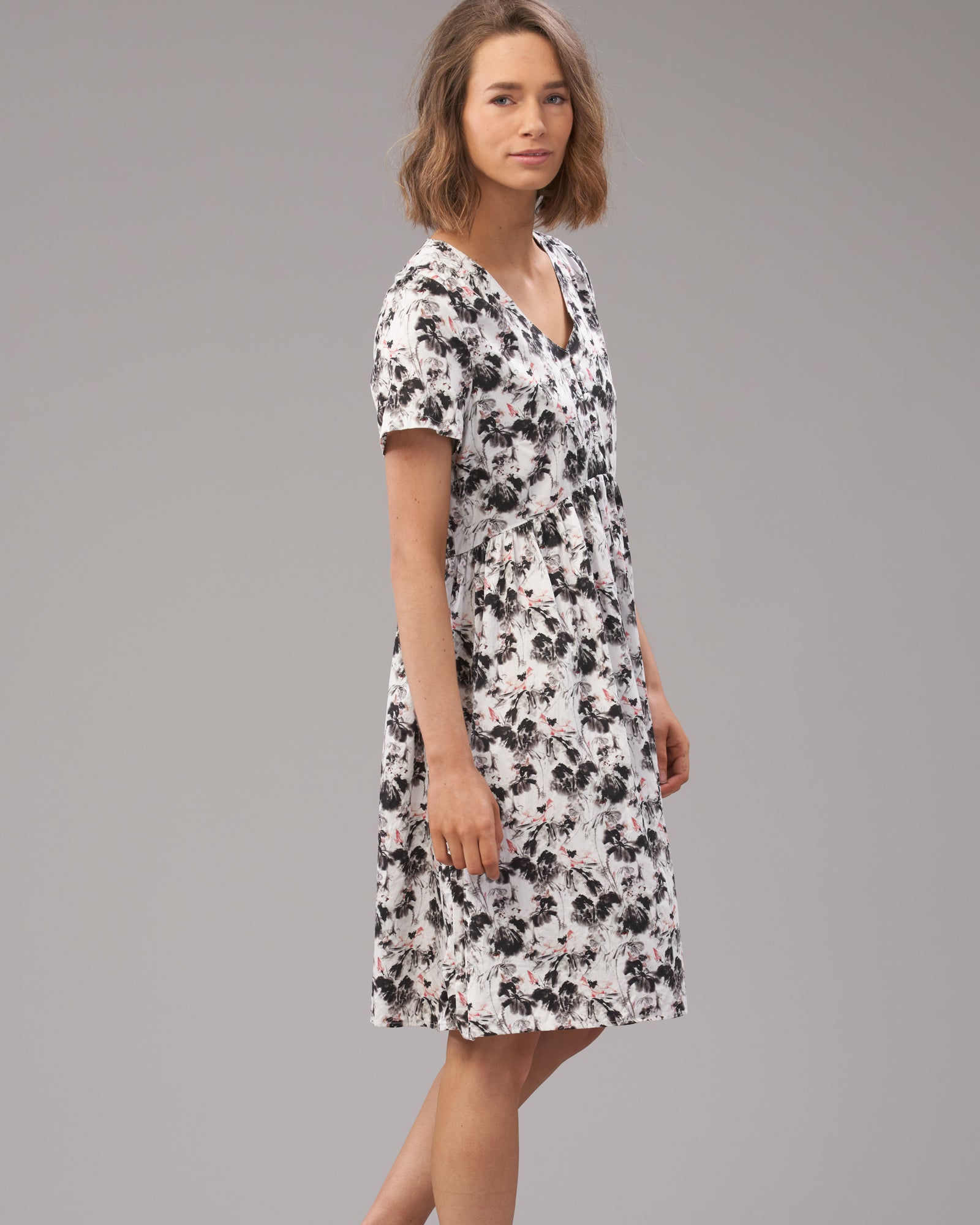 COTTON VEE BUTTON DRESS - Wild South Clothing