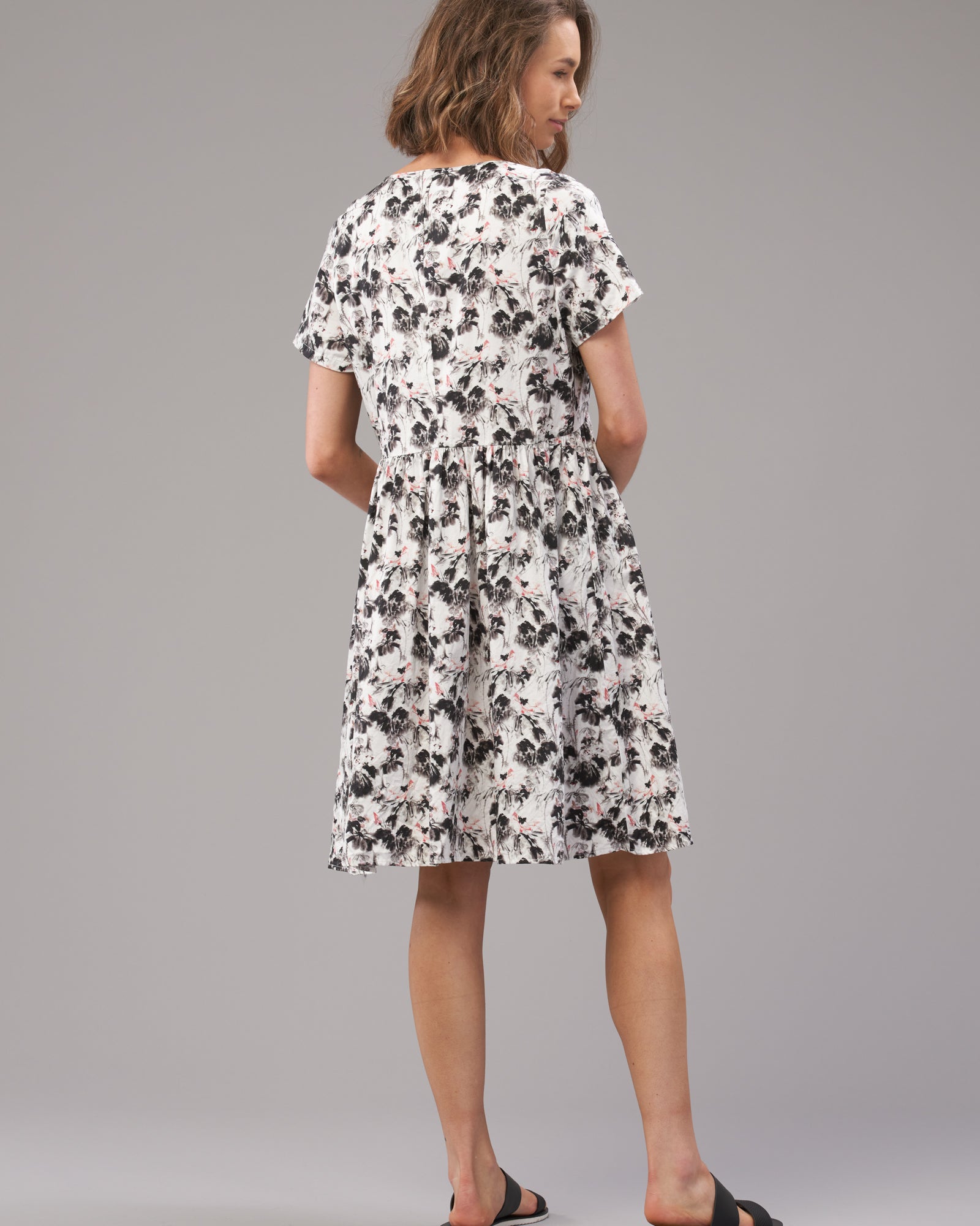 COTTON VEE BUTTON DRESS - Wild South Clothing