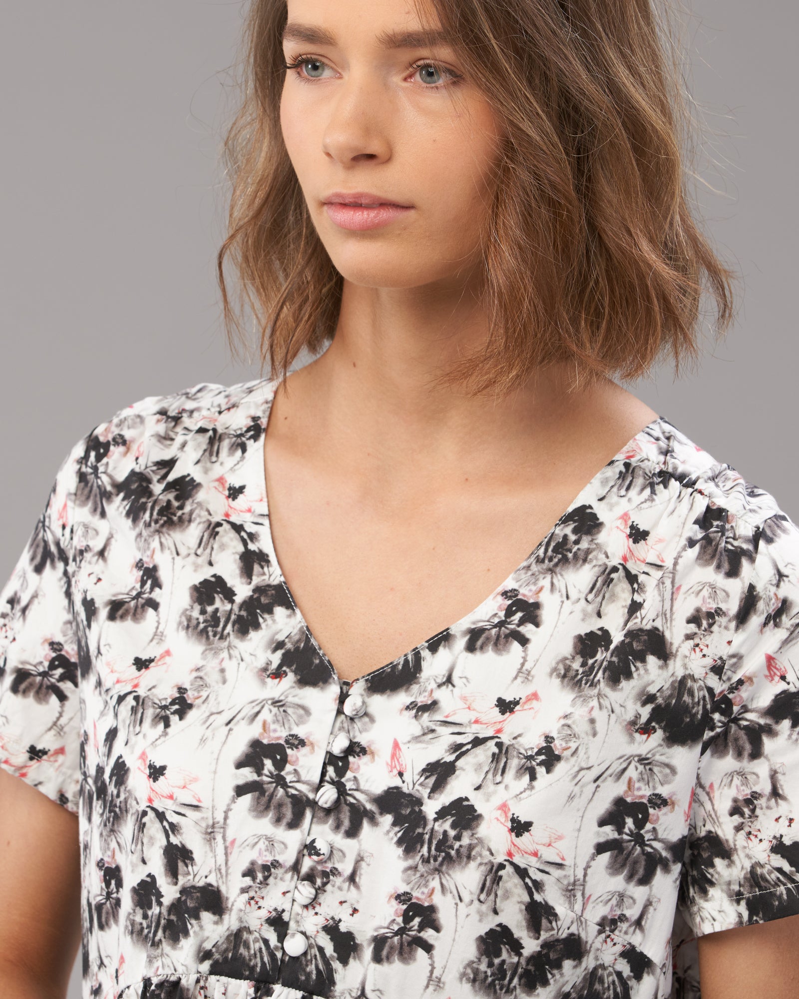 COTTON VEE BUTTON DRESS - Wild South Clothing